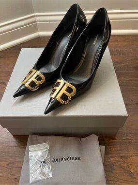 Balenciaga Black Patent Pointed-Toe Pumps with Gold BB Logo EU 39.5